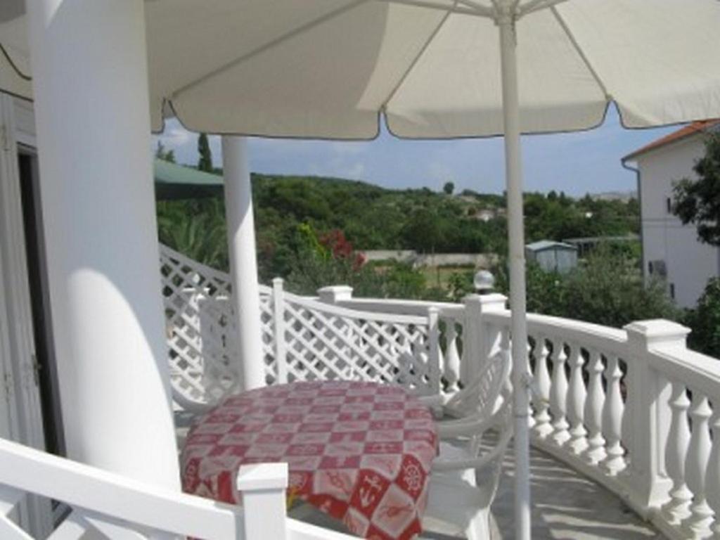 Apartments with a parking space Barbat, Rab - 16816 Barbat na Rabu Bagian luar foto